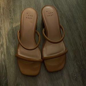 Everyday chunky heels